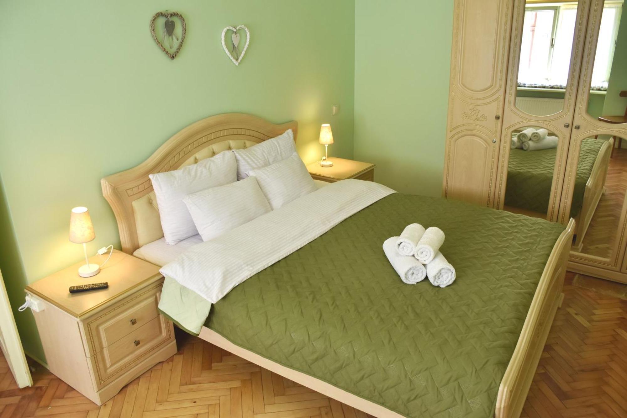 Renewed Central Apartment Lviv Buitenkant foto
