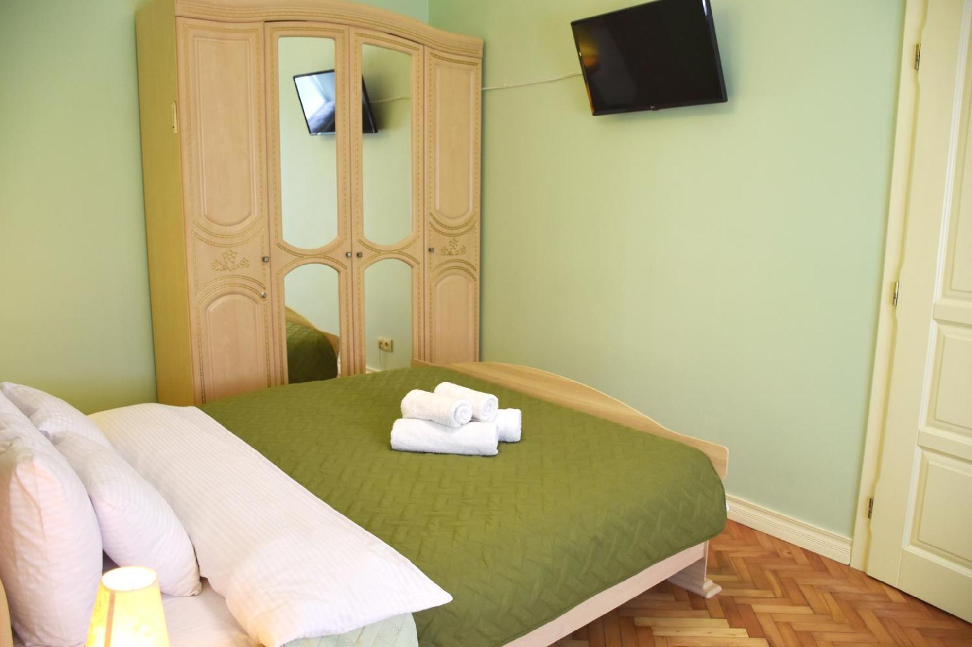 Renewed Central Apartment Lviv Buitenkant foto